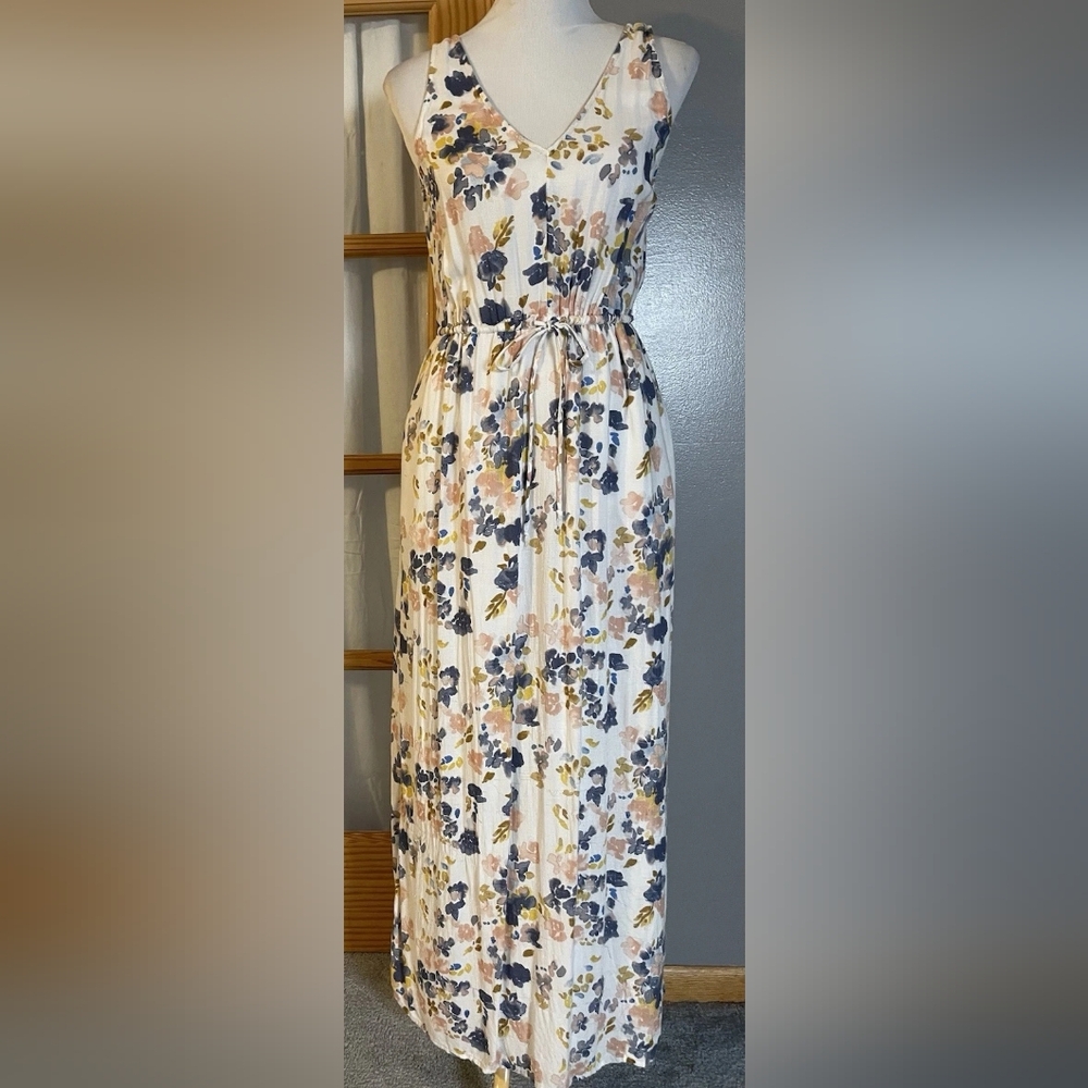 Floral Sleeveless Maxi Dress